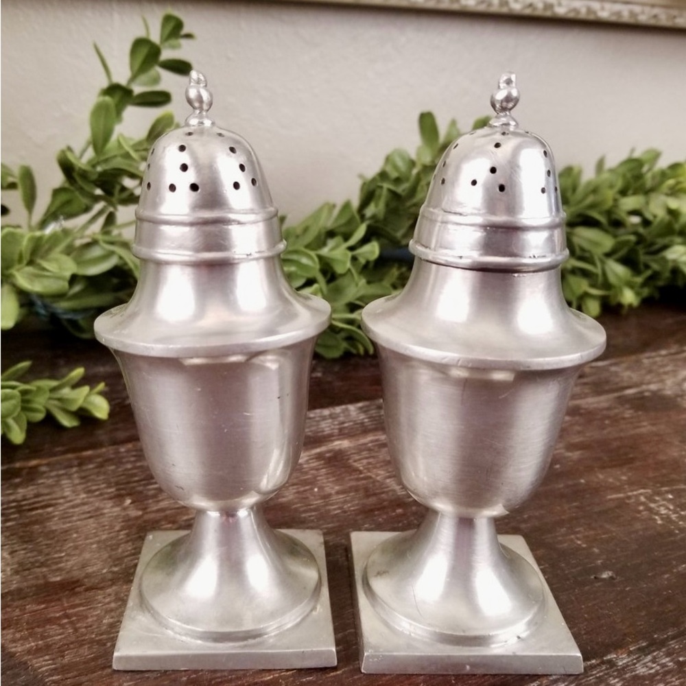 Silver Metal Urn-Style Salt & Pepper Shaker Set